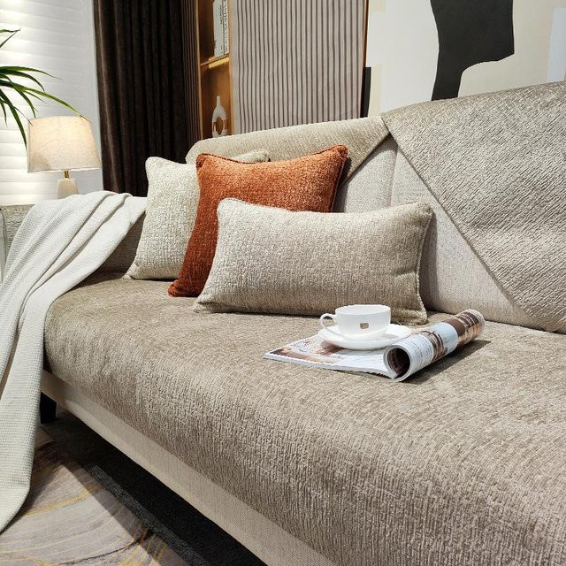 Luxuriöser Chenille-Sofabezug für Ecksofas in Beige, rutschfester L-förmiger Couchbezug, B/T/H: 70 x 70 x 70 cm - Bild 1