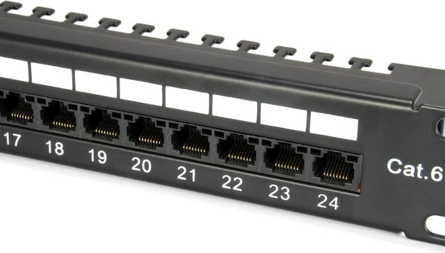 Digital Data Communications equip Pro Patch Panel CAT 6 mit 24 RJ-45 Anschlüssen, Schwarz, 1U, Breite: 48,3 cm (19 Zoll) - Bild 1