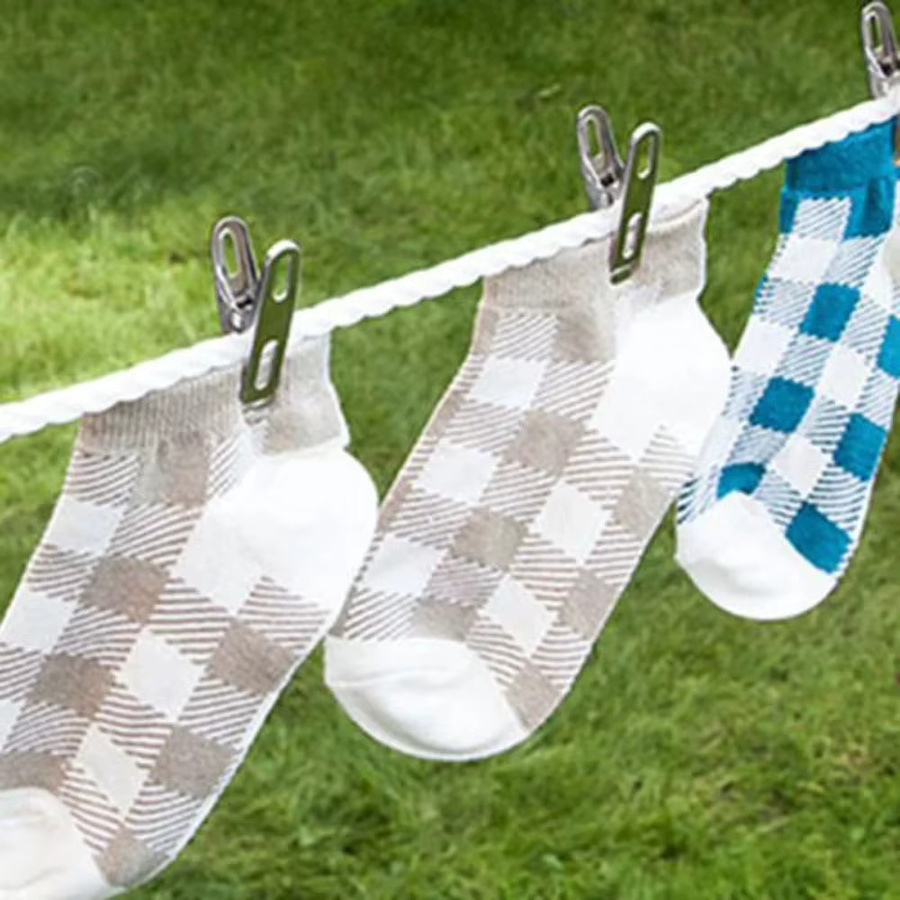 Winddichte kleine Wäscheklammern aus Edelstahl in Silber für Socken, Fotos und Postkarten - Bild 3