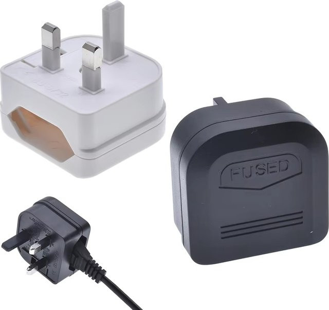 KAFNHCKA Reiseadapter von EU-Stecker auf UK-Typ-G-Stecker mit 5 A Sicherung, 2-polig, in Schwarz oder Weiß - Bild 1