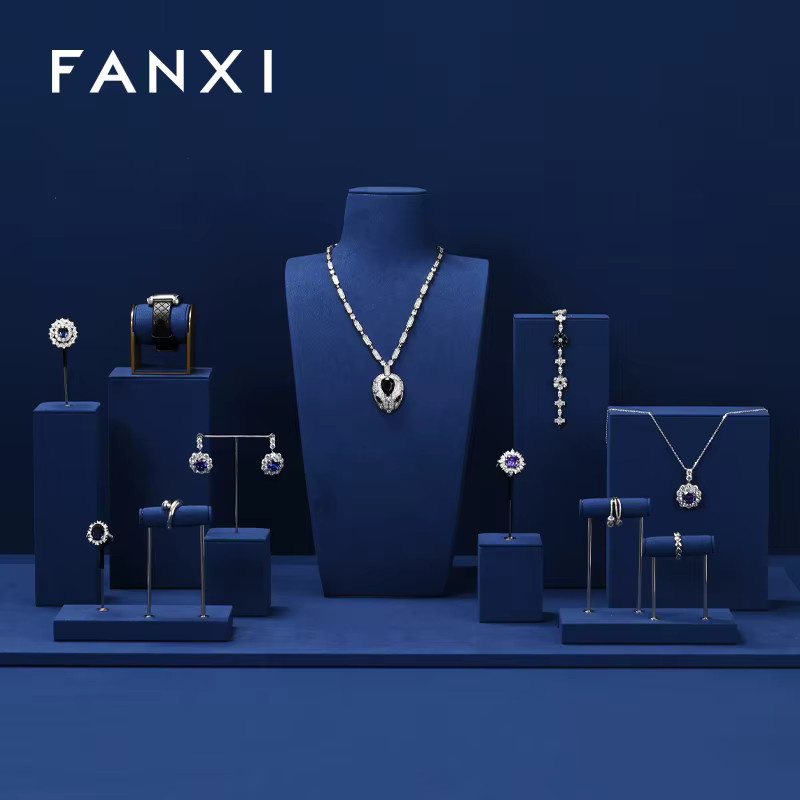 Oirlv Schmuck-Display-Set in Blau mit Büste und Uhrenhalter für Halsketten, Ringe, Ohrringe und Armreife - Bild 3