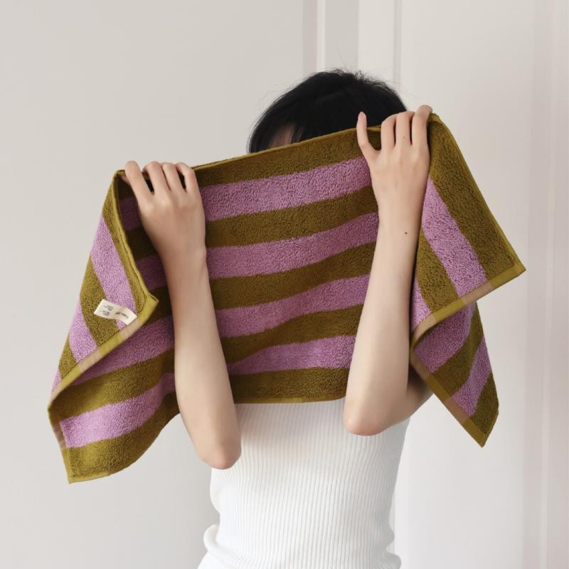 Saugfähiges Baumwollhandtuch im Retro-Stil mit Nadelstreifen, B/H: 70 x 140 cm - Bild 1