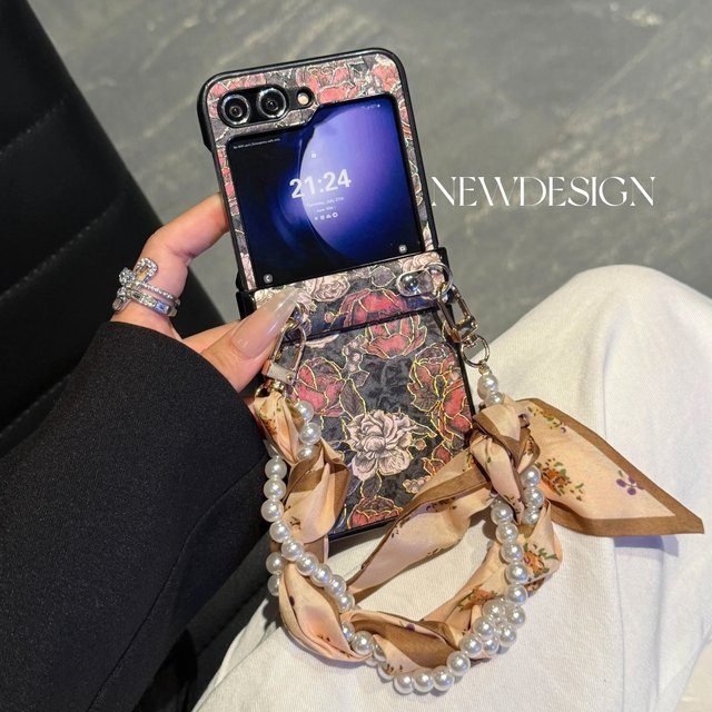 Samsung Galaxy Z Flip 6 5 4 3 Handyhülle aus PU-Leder mit Perlenschal und Kettenriemen in Grau und Multicolour - Bild 1