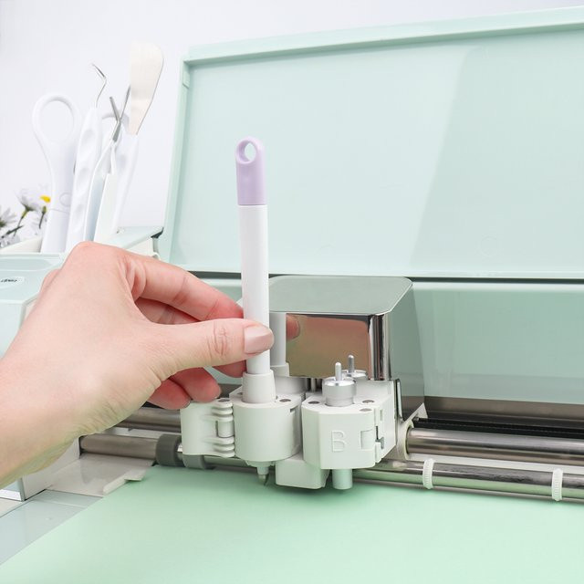 Cricut Scoring-Eingabestift mit Verlängerungstablett in Weiß für Maker 3, Maker, Explore 3 und Air 2 - Bild 1