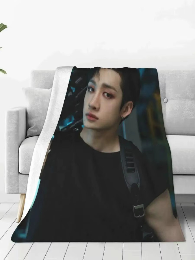 Bang Chan Flanell-Überwurfdecke mit Pistolenaufdruck, weich und warm für Sofa und Bett - Bild 2