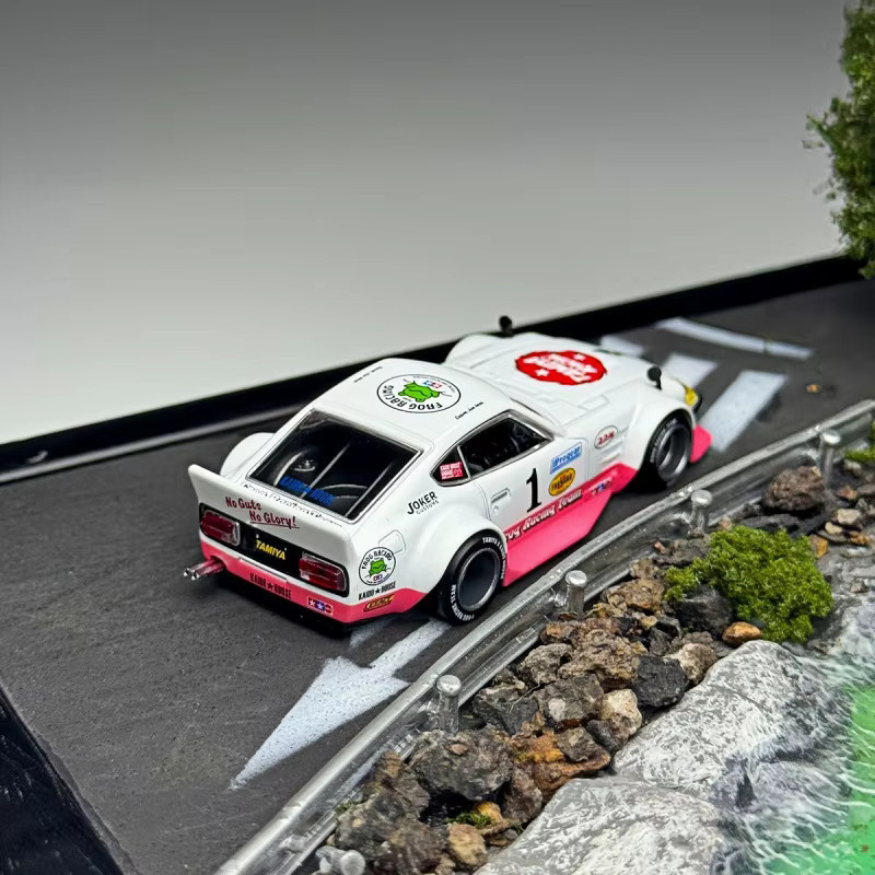 TAMIYA Nissan Fairlady Z, Legierungs-Gussminiatur-Modell, 1:64, ab 14 Jahren - Bild 4