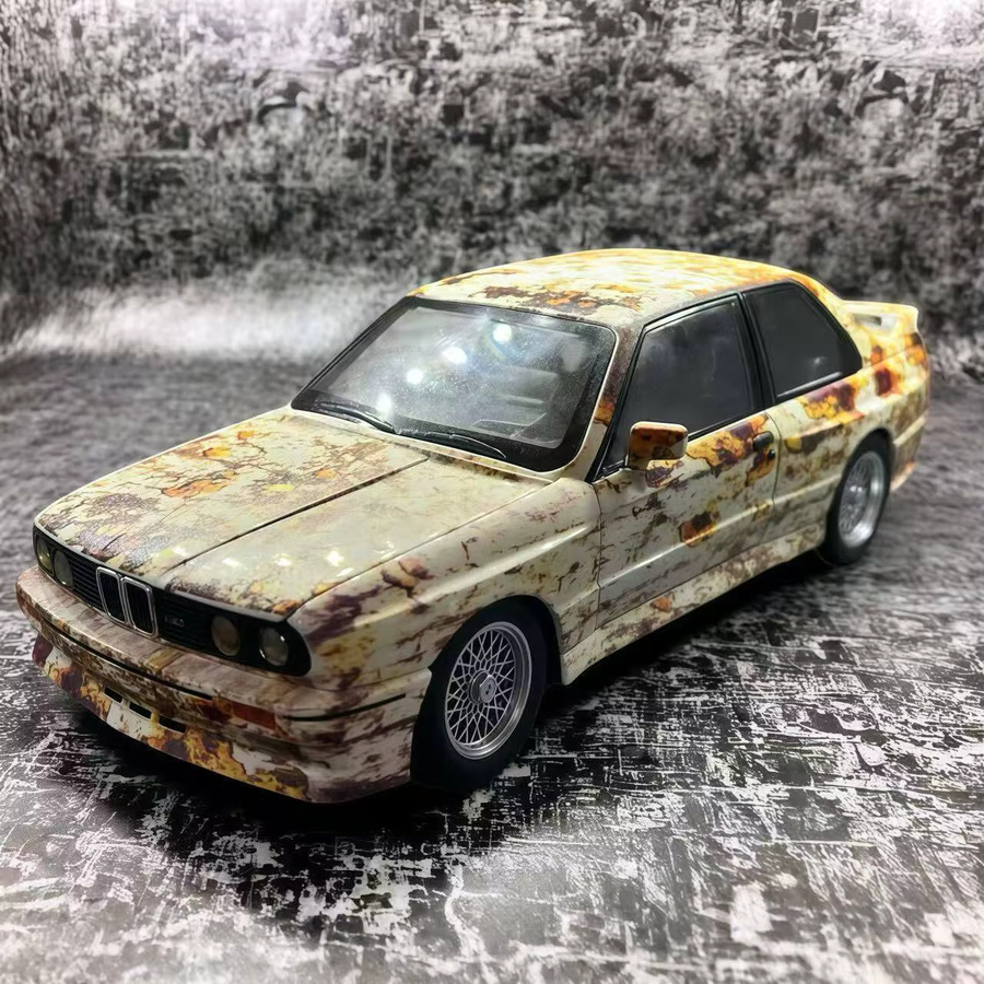 MAKEDA 1988 M3 E30 Rostbeschädigte Version, Sportwagen Modell, 1:24, Metall, mit Licht und Sound - Bild 2