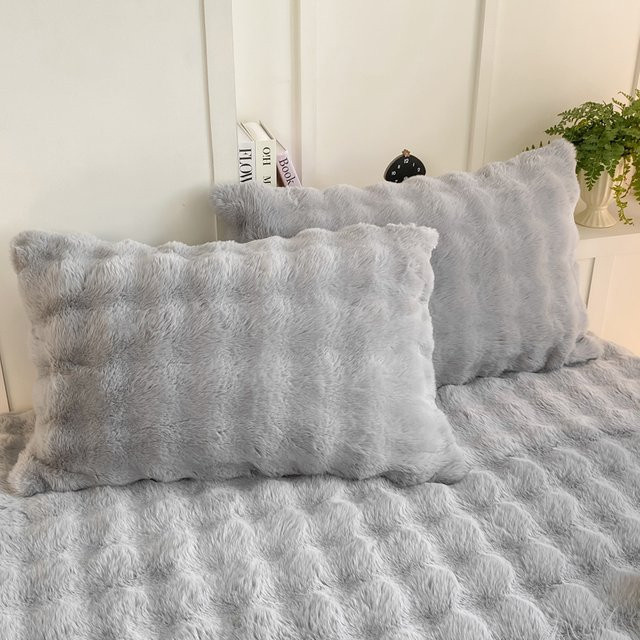 2er-Set Bonenjoy Plüsch-Kissenbezüge aus weichem Kaninchen-Fleece in Grau, B/H: 48 x 74 cm - Bild 1