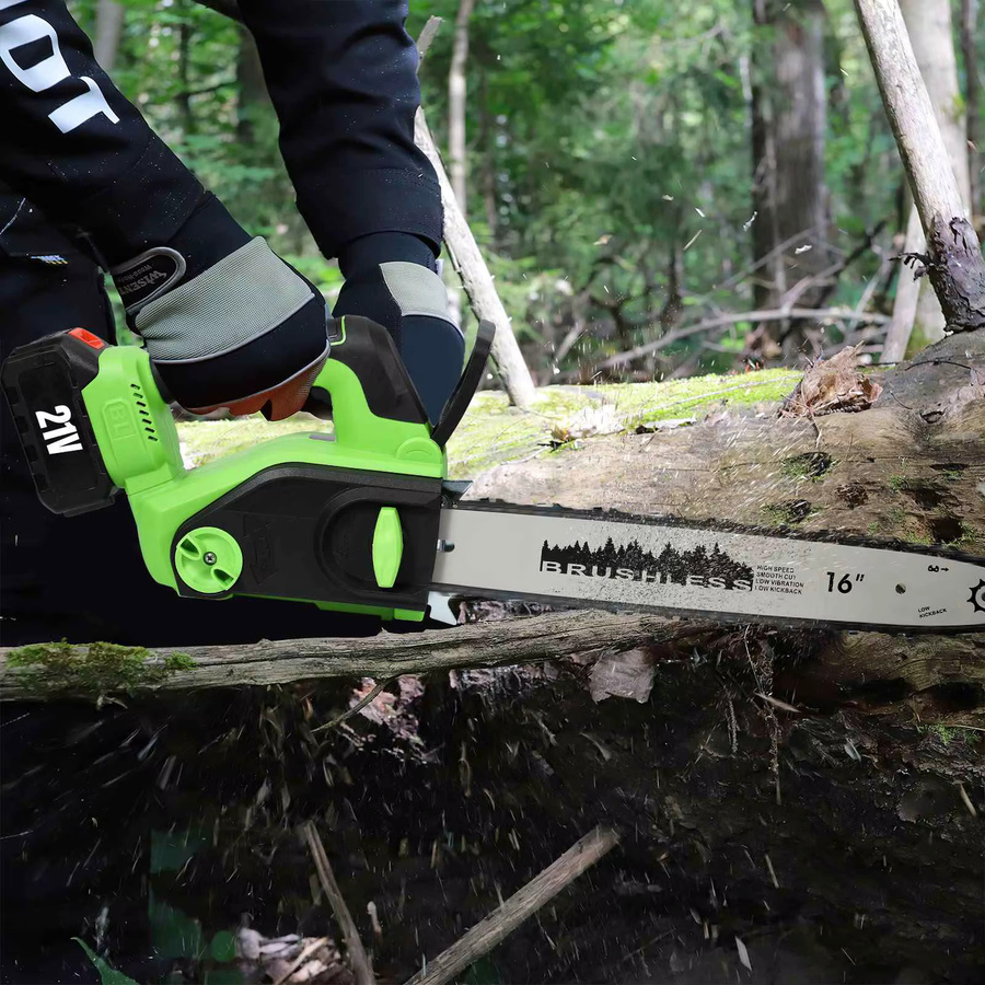 Makita 16-Zoll Bürstenlose Akku-Kettensäge mit 2200W in Grün für 18V Akkus mit automatischer Ölschmierung und Kettenbremse - Bild 5