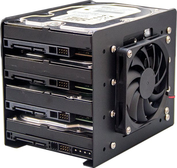 DEBROGLIE Mechanische Festplattenhalterung aus Metall für 4x 3,5 Zoll HDDs in Schwarz mit integrierter Lüfterkühlung für PC-Gehäuse - Bild 1