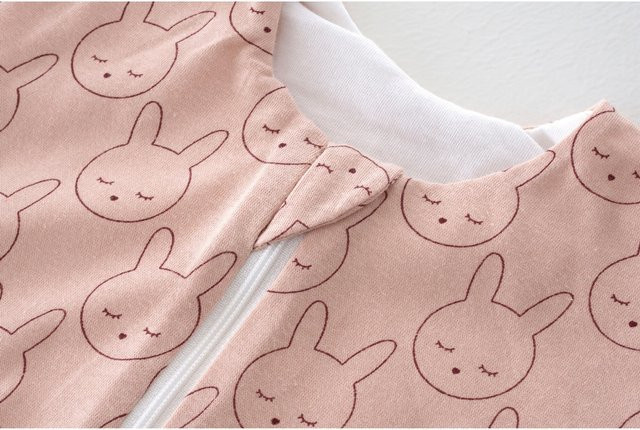 Träumeland Sommerschlafsack Liebmich für Babys 0.5 TOG in Beige oder Pink - Bild 1