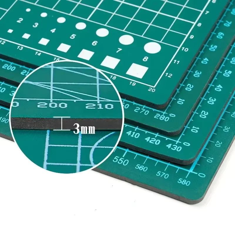 A0 PVC-Schneidematte in Grün, hitzebeständige und doppelseitige Präzisions-Schneidematte für Quilten, Scrapbooking und Bastelarbeiten - Bild 3