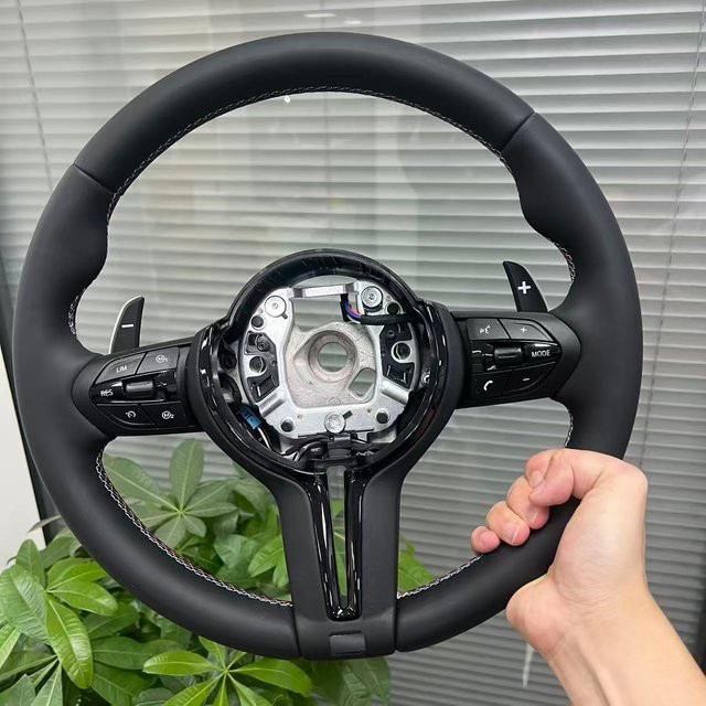 MAXEAGLE Lenkrad in Schwarz für BMW M3 F30 F15 F16 F20 F21 F22 F25 F44 F48 F49 M5 F10 F01 F06 F07 F18 F06 F12 E70 E71 E81 E84 E90 - Bild 1