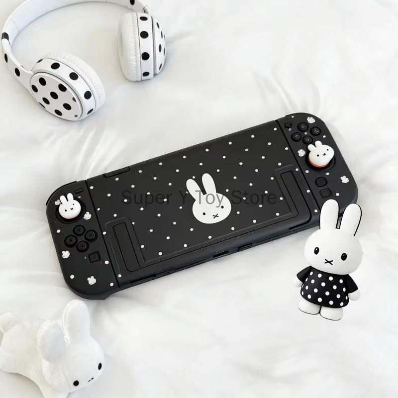 Millie Sturzsichere Hartschutz-Hülle für Nintendo Switch OLED mit Polka-Dot-Miffy-Muster in Schwarz - Bild 2