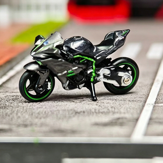 RMZ city Kawasaki H2R Motorradmodell, 1:64, Metall, ab 14 Jahren - Bild 1