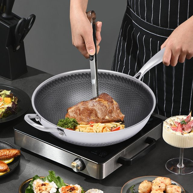 Bymaocar Wok-Pfanne aus Edelstahl mit Glasdeckel und Wabenbeschichtung, Farbe: Silber, Durchmesser: 30 cm, Höhe: 8,84 cm - Bild 1