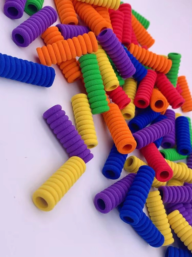 10er Set ergonomische Stift-Greifer aus weichem Gummi in Multicolour für Schule und Büro - Bild 5