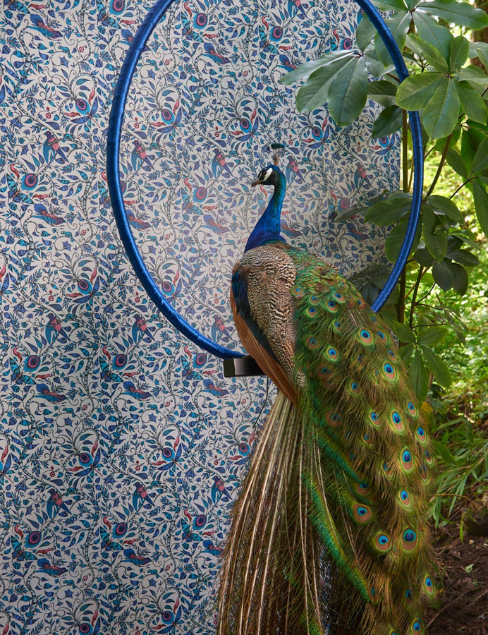 Clarke & Clarke Tapete Rousseau Blue mit botanischem Tier- und Blumenmuster als Vlies-Tapete - Bild 1