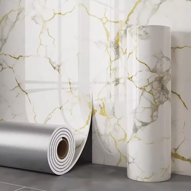 Selbstklebende Marmor Tapete von ctzsoop in Weiß, wasserdichte Schaumwandaufkleber in Keramikfliesen-Optik für Schlafzimmer und Badezimmer - Bild 1