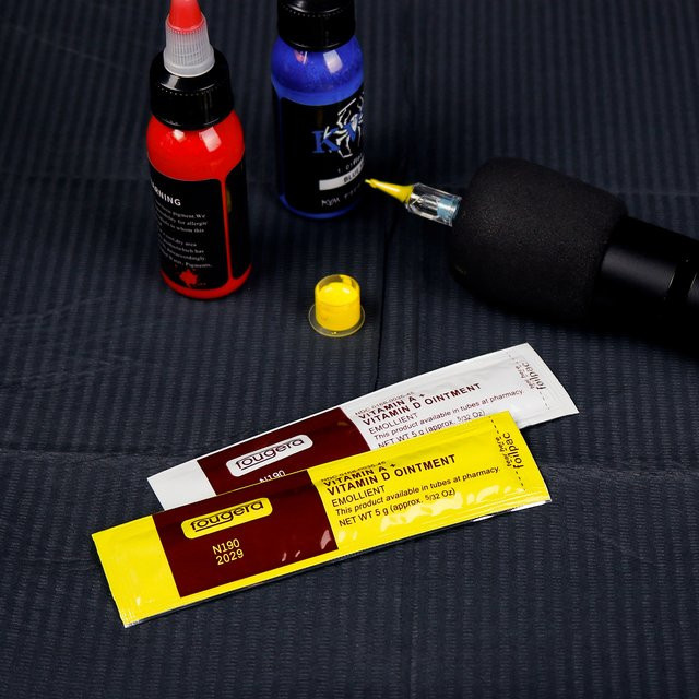 Fougera Tattoo-Salbe, Creme mit Vitamin A & D, Unisex - Bild 1