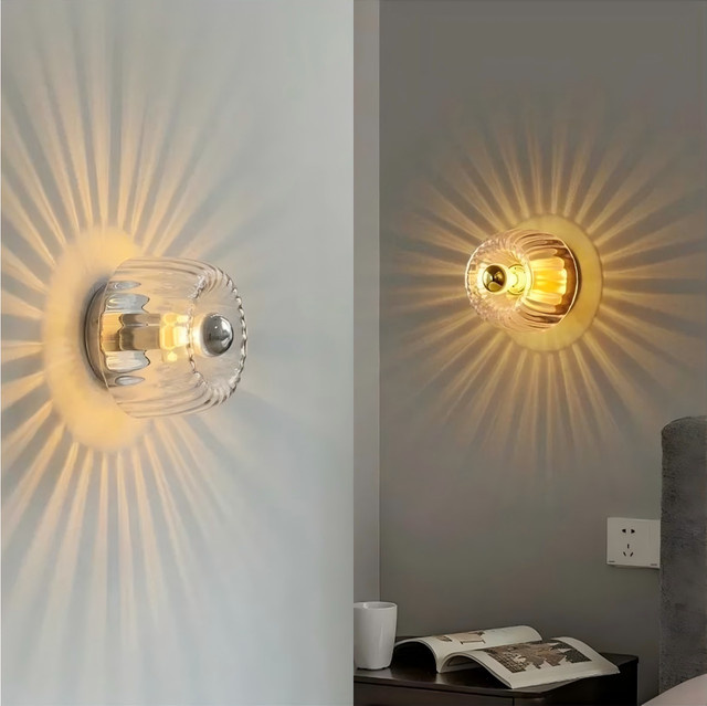 Lava Corki Bauhaus-Wandleuchte aus Glas und Metall in Silber mit transparentem Schirm und warmweißem Licht - Bild 1