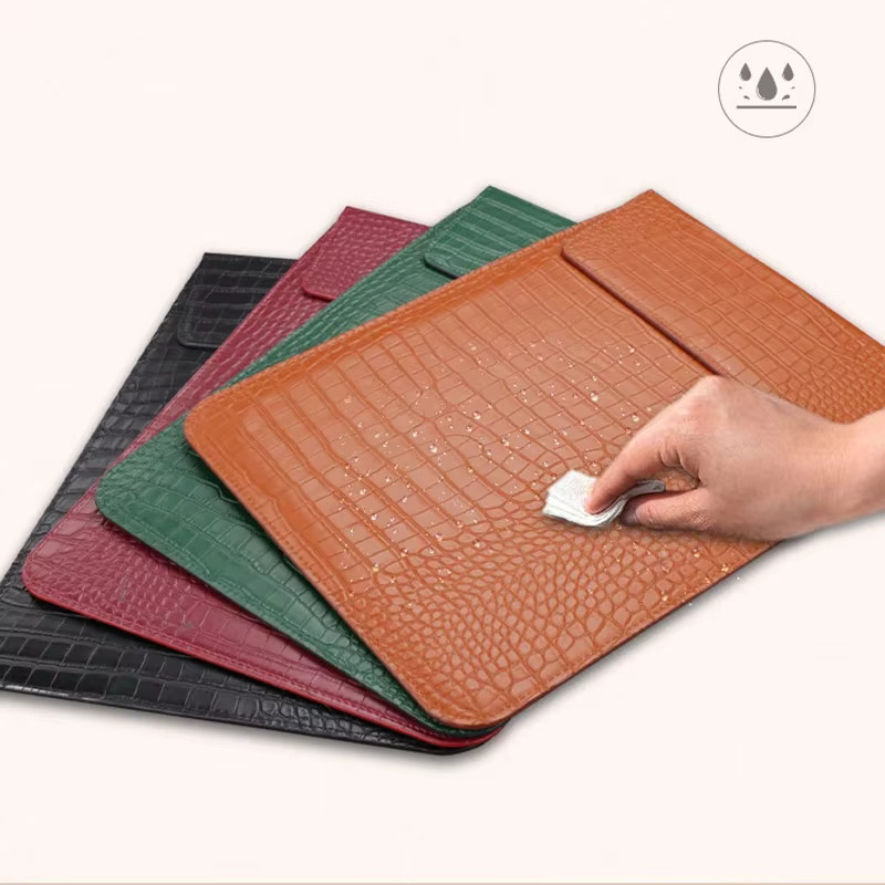 Schlanke Laptop-Hülle aus PU-Leder mit Krokodilleder-Textur und Magnetverschluss für Apple MacBook Air und Pro in Braun und Multicolour - Bild 3