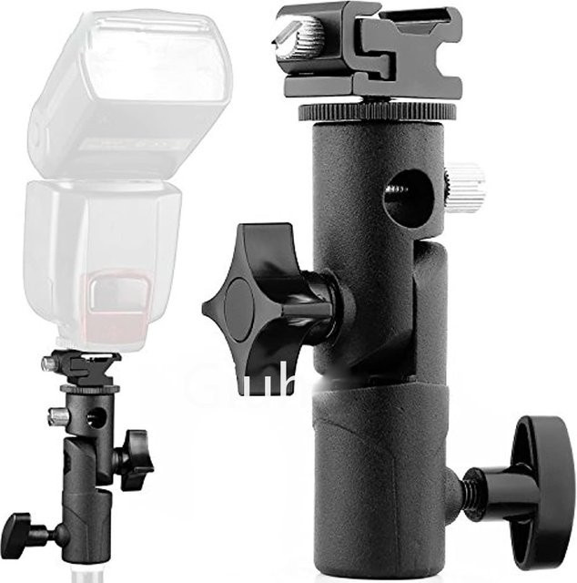 Wrumava Universal Metall Flash Hot Shoe Regenschirm Halterung in Schwarz für Softboxen und Reflektoren - Bild 1