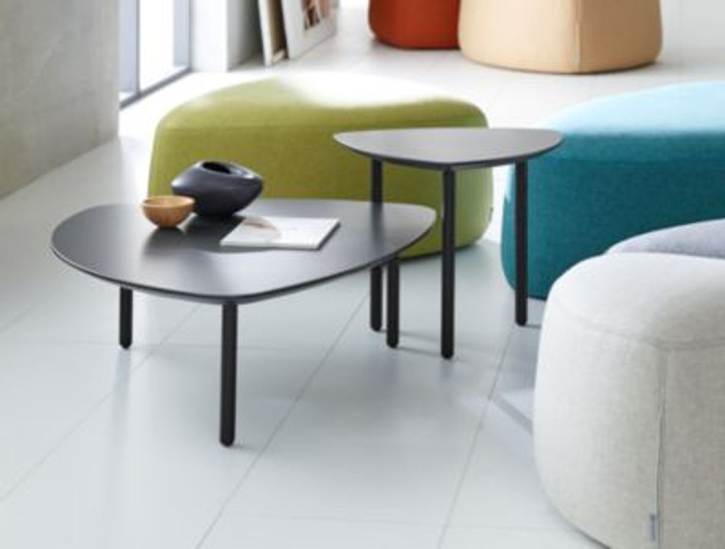 Beistelltisch Leyform EOS in Schwarz mit ovaler MDF Tischplatte und Stahlrohrfüßen, B: 98 cm, T: 91 cm, H: 31 cm - Bild 2