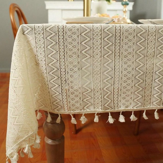 LChome Tischläufer aus Polyester mit französischem Poinsettia-Spitzenmuster, rechteckig, beige, Breite: 140 cm - Bild 1