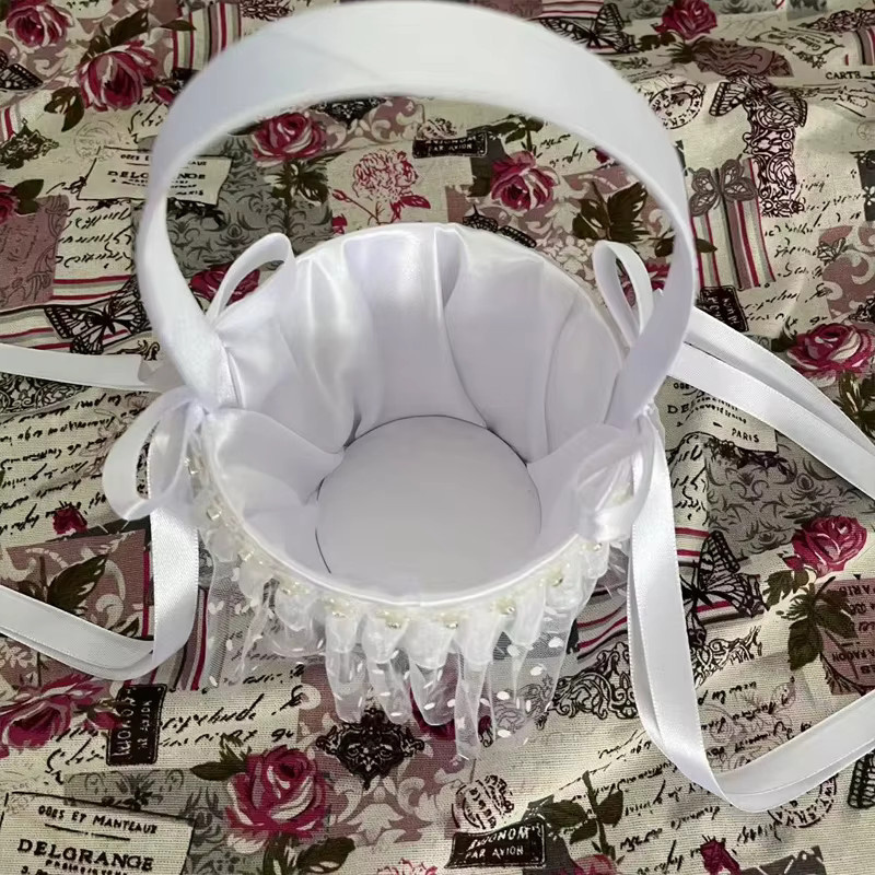 Weißer Blumenkorb aus Textil für Blumenmädchen und Hochzeiten - Bild 3