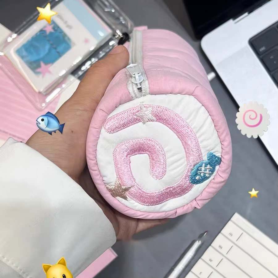 Rosa Feder-Mäppchen im Kawaii-Design als weiche Stifteaufbewahrung und Kosmetikbeutel mit großem Fassungsvermögen - Bild 6