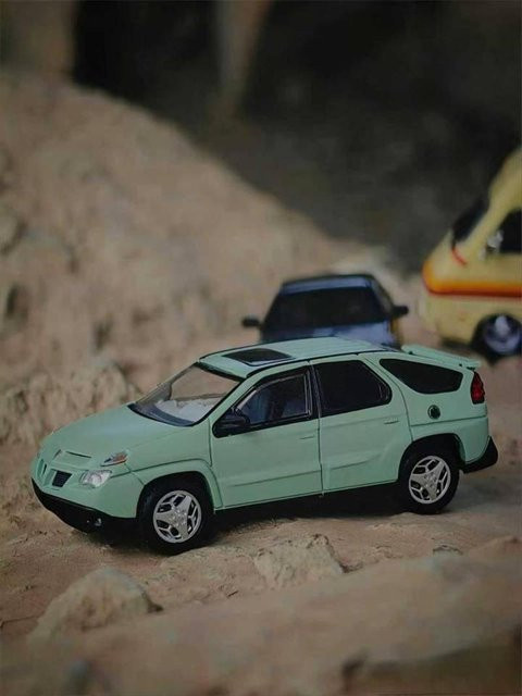 Goc Victoria #1236 Suburban Pontik Aztekengrün, Diecast Modellauto, 1:64 - Bild 1