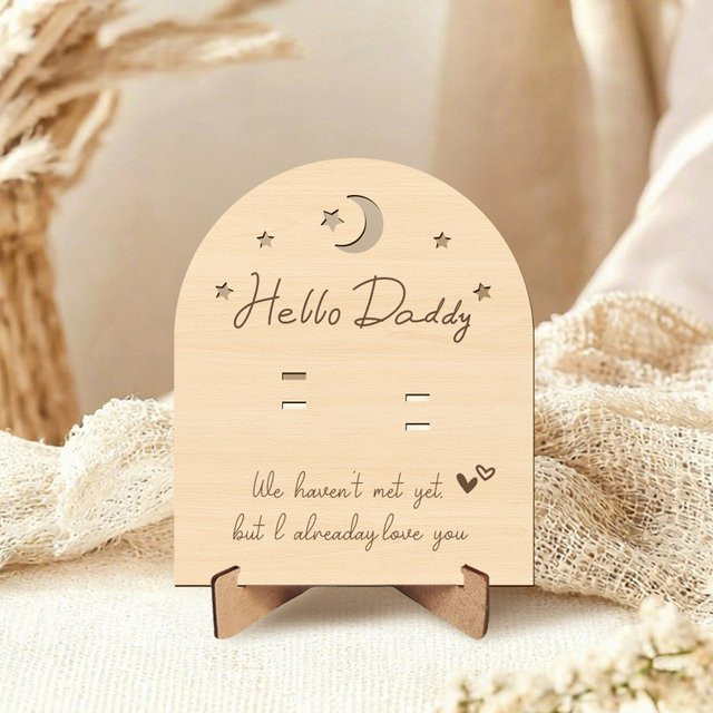 YOMDID Schwangerschaftsankündigungsschild aus Holz in Beige als Photobooth-Requisite für Babypartys - Bild 1