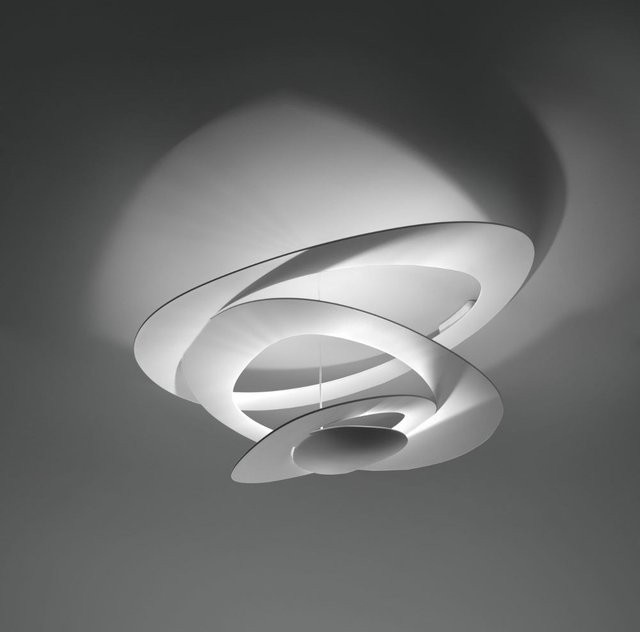Artemide Pirce LED-Deckenleuchte in Weiß mit dimmbarer warmweißer Lichtfarbe (2700K) - Bild 1