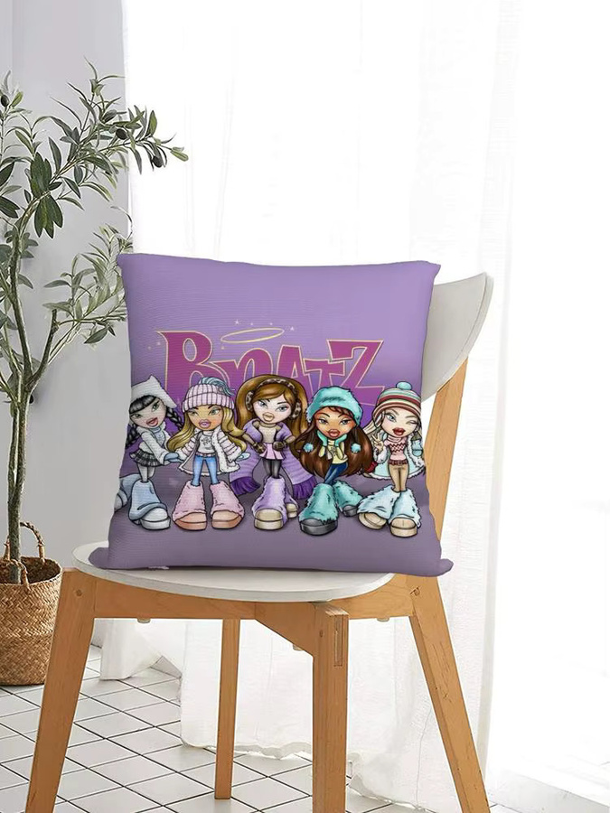 PIKPAKA Kissenbezug Bratz Maske aus weichem Plüschstoff in Schwarz, 30 x 30 cm - Bild 2