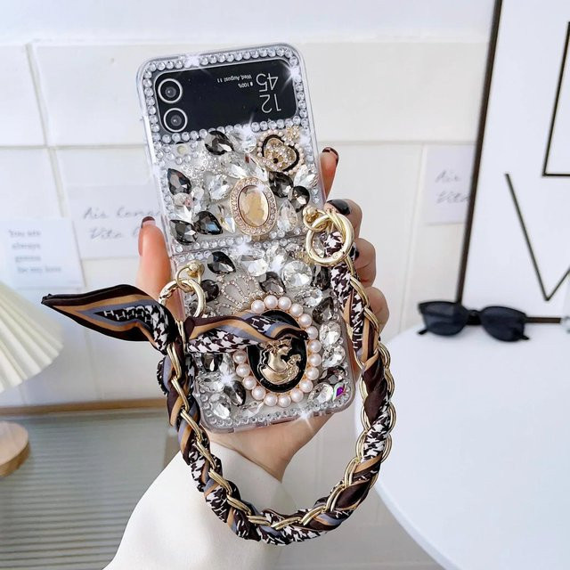 Luxus Handyhülle LaMaDiaa mit Diamant-Seidenschal, Armband und Krone für Samsung Galaxy Z Flip 3, Z Flip 4, Z Flip 5 und Z Flip 6 in Multicolour - Bild 1