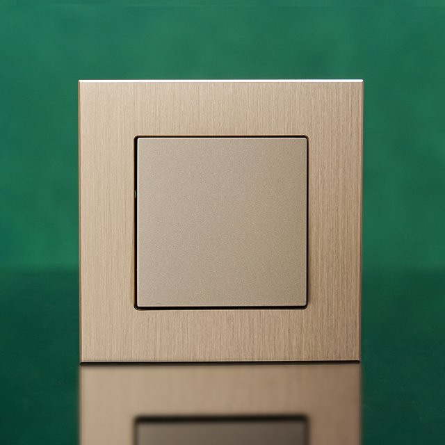 MEZEEN EU-Standard Schaltersteckdose mit gebürstetem Aluminium-Panel, Einzel- und Doppelschalter, B/H: 8,6 x 8,6 cm, Farben: Schwarz, Gold, Grau - Bild 1