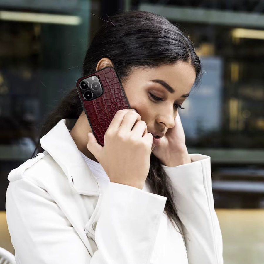 VIETAO Handyhülle aus PU-Leder mit Krokodilmuster für iPhone 16, 16 Pro, 16 Pro Max, 15, 12 und 11 in Rot - Bild 4