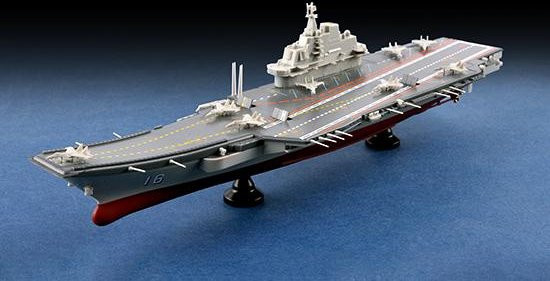 Trumpeter PLA Navy Aircraft Carrier LiaoNing CV-16 RAF 317 Squadron Sept.1941, Modellfahrzeug, 1:1000 - Bild 1