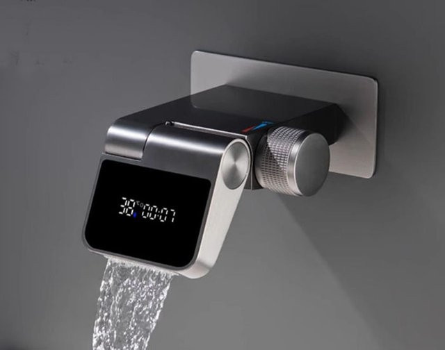 Fevnd Wandmontierter Wasserfall-Wasserhahn mit digitaler Anzeige in Gebürstetem Gold für Waschbecken - Bild 1