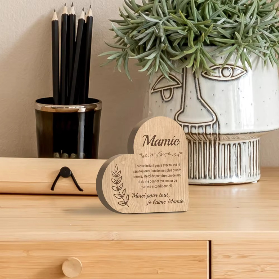 Putuo Decor Herzförmiges Holzschild Mamie in Braun als Tischdekoration für dein Zuhause - Bild 3