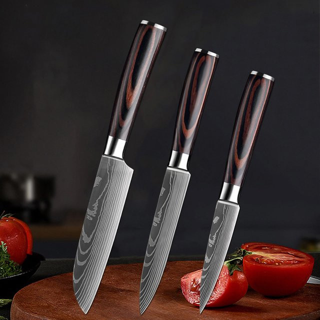 InLeung Santoku Küchenmesser aus Edelstahl mit Damast-Muster in Silber und Holzgriff - Bild 1