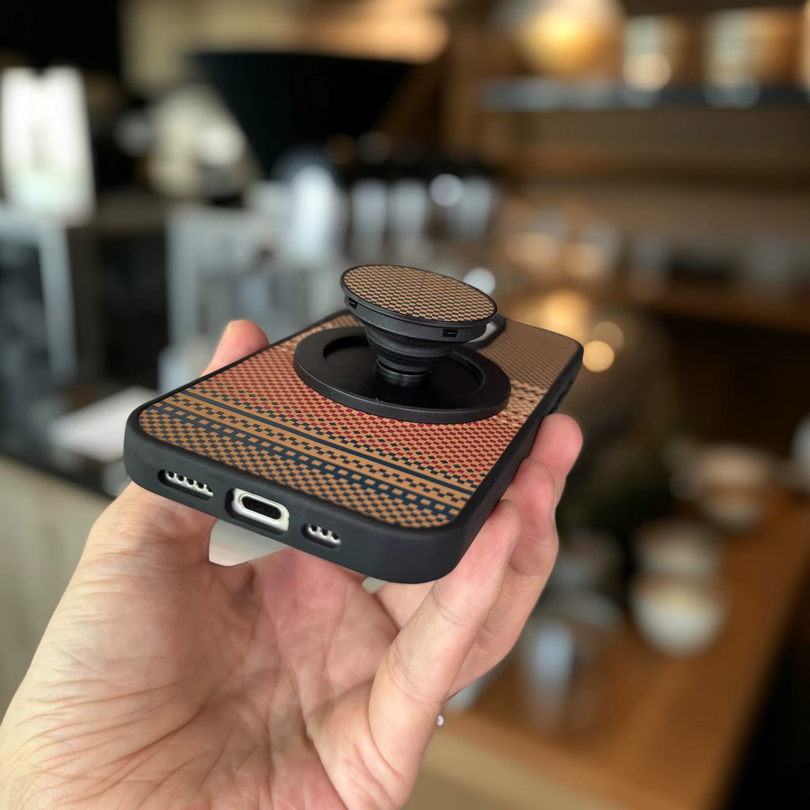 Luxus Lederhülle mit MagSafe und Carbonfaser für iPhone 11 bis iPhone 16 Pro Max in Braun - Bild 2