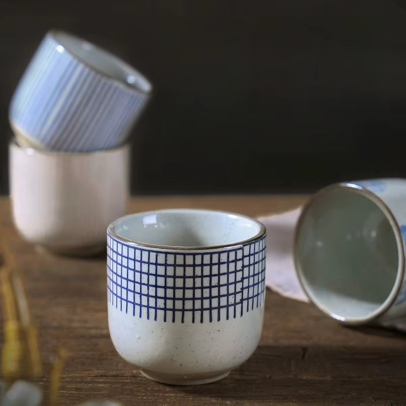 Handbemalte japanische Retro Keramik Tasse für Tee und Kaffee aus rauer Keramik - Bild 2