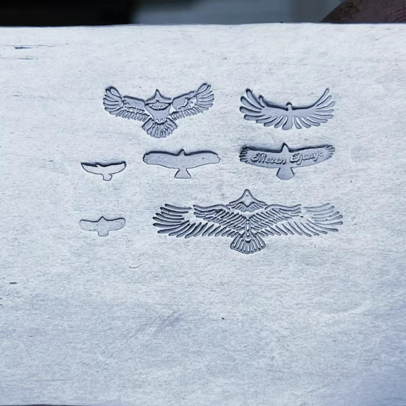 Metall-Stanzwerkzeug mit Adler-Muster für Schmuckherstellung und DIY-Handwerk in Silber - Bild 2