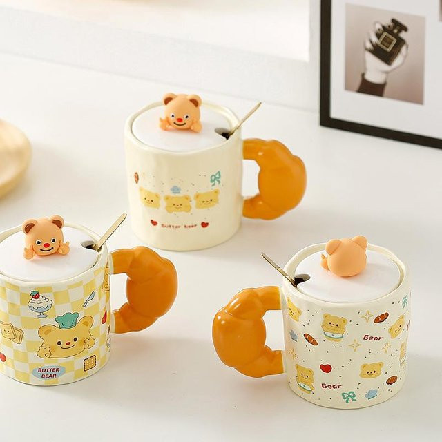 Keramiktasse mit Deckel und Löffel im Cartoon Bär Design von Yiran Furniture, beige, 400 ml - Bild 1