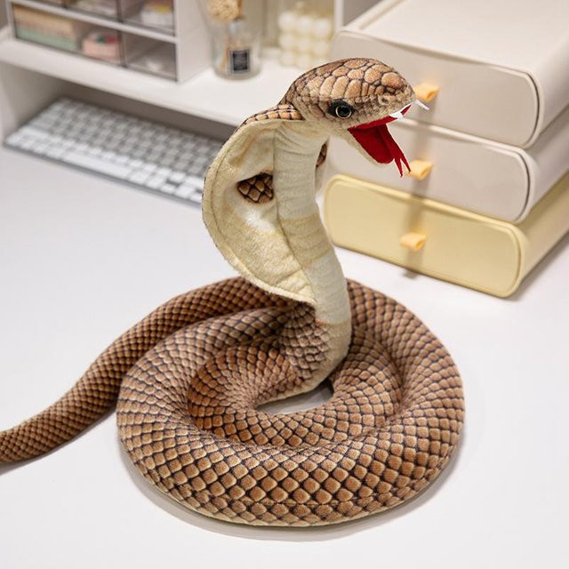 Yiran toy Simulation Kobra Plüschtier, Goldpunkt Indische Kobra, Grau, 160cm - Bild 1