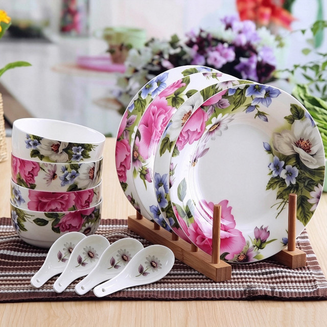 Bacugi 12-teiliges Bone China Geschirrset aus Porzellan mit floralem Blütenmuster in Weiß - Bild 1