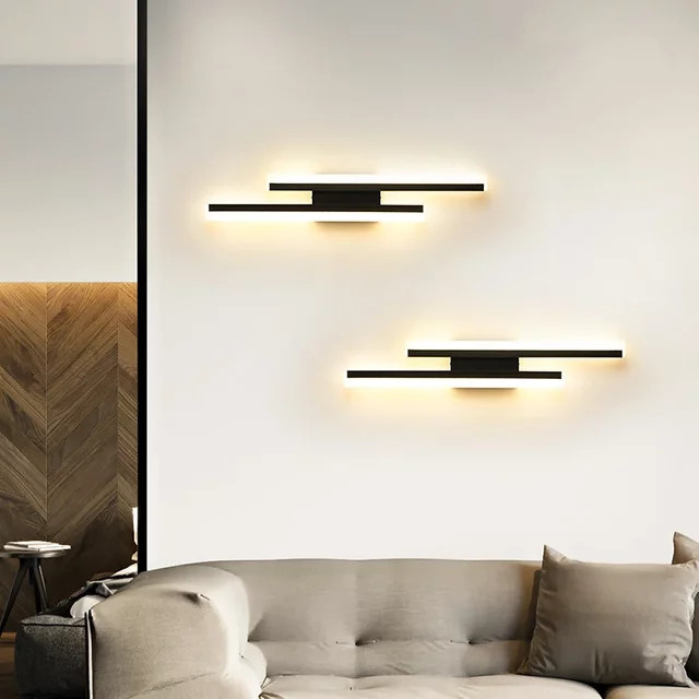Moderne LED-Wandleuchte Sanoni in Schwarz aus Metall mit Up-Down-Lichtfunktion und warmweißem Licht für Wohnzimmer, Schlafzimmer und Flur - Bild 1