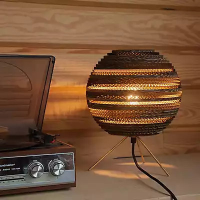 Graypants Scraplights Moon Tischleuchte in Blond mit Holz und Metall - Bild 1